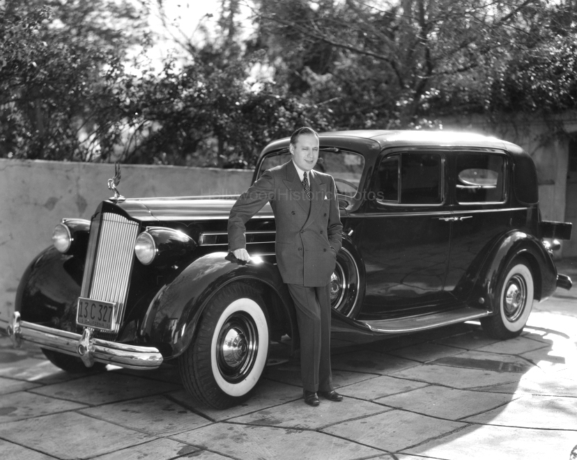 1937 Packard automobile wm.jpg